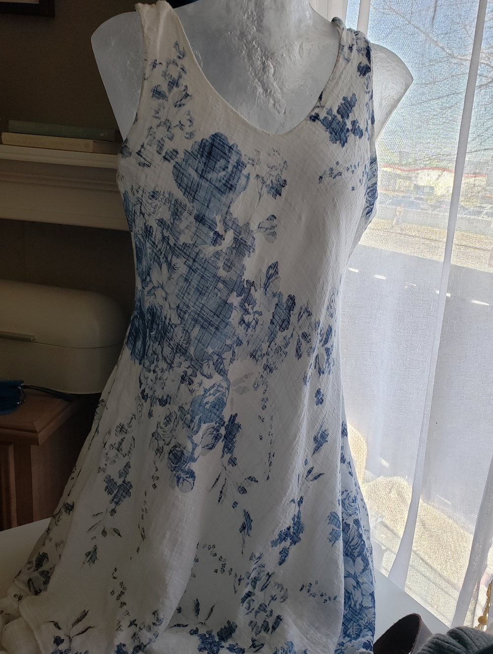 Women's White and Blue Floral Summer Lightweight Sleeveless Dress - Picture 1 of 10